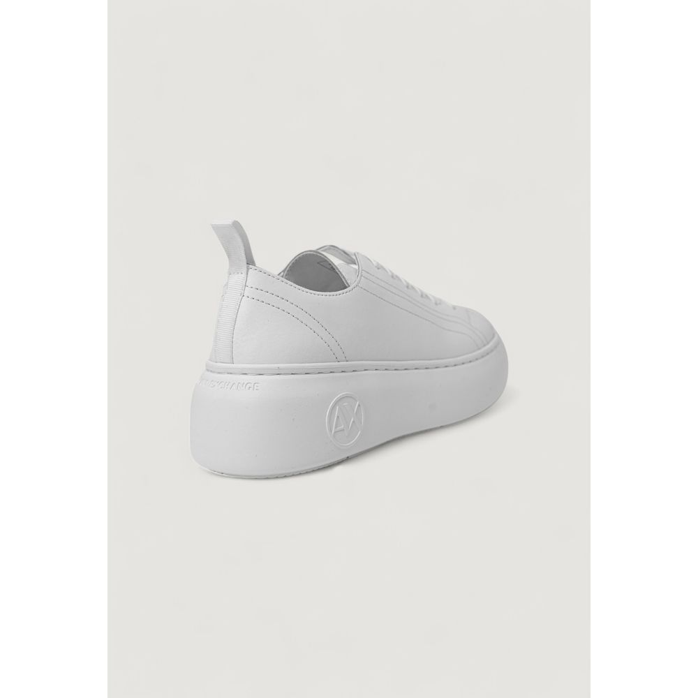 Baskets à plateforme en cuir blanc Armani Exchange