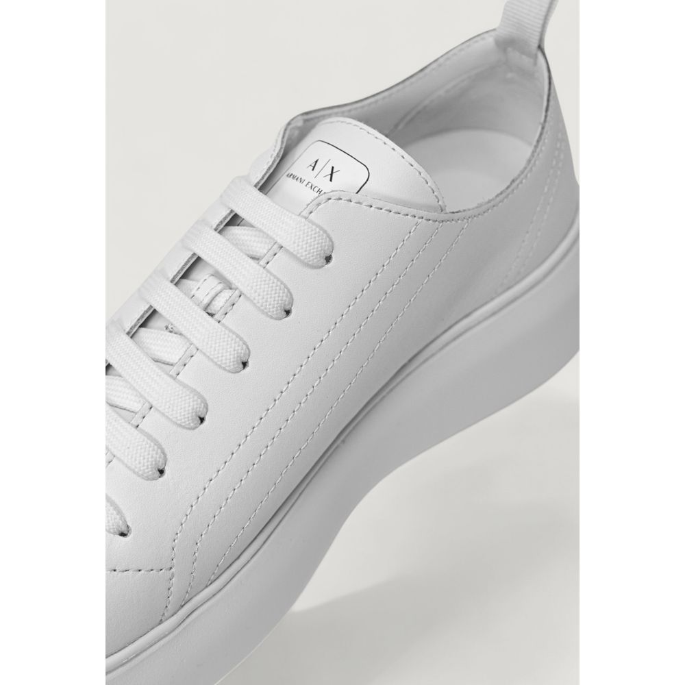 Baskets à plateforme en cuir blanc Armani Exchange
